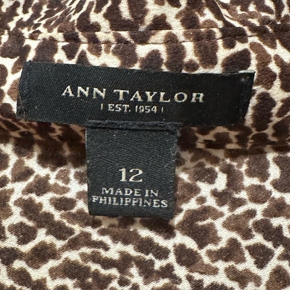 Ann Taylor - Size 12, small leopard print blouse - Picture 5 of 6